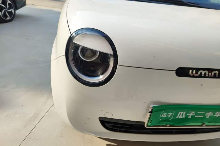 Used CHANGAN NEVO Lumin 2022 155 km – Refreshingly Sweet Edition Right Front Headlight