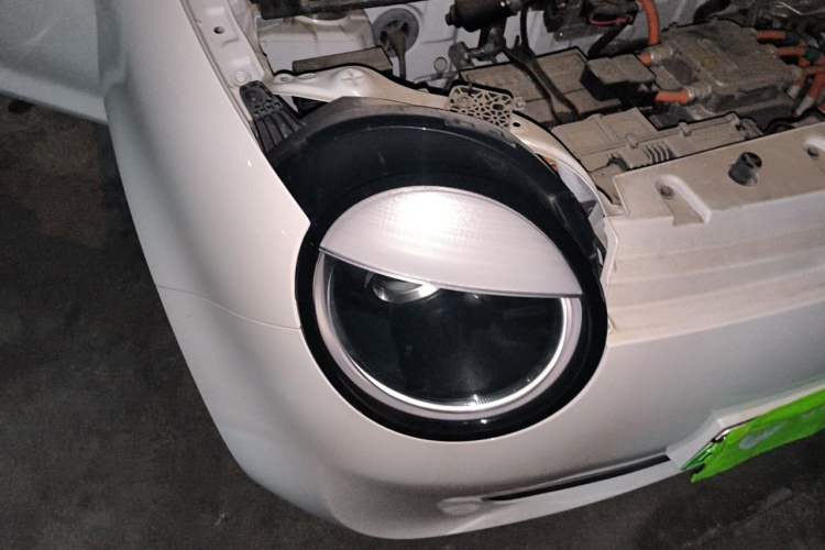 Used CHANGAN NEVO Lumin 2022 155 km – Refreshingly Sweet Edition Right Front Headlight