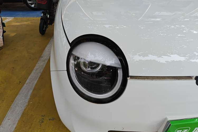 Used CHANGAN NEVO Lumin 2022 155 km – Refreshingly Sweet Edition Right Front Headlight