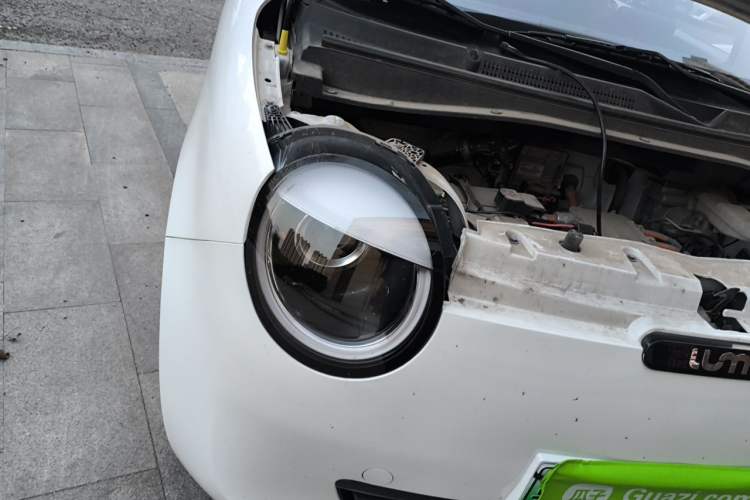 Used CHANGAN NEVO Lumin 2022 155 km – Refreshingly Sweet Edition Right Front Headlight