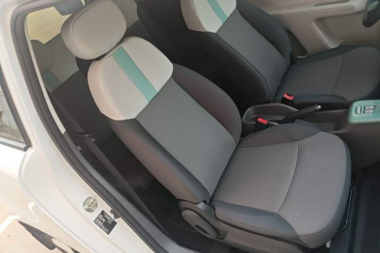 Used CHANGAN NEVO Lumin 2022 155 km – Refreshingly Sweet Edition Right Front Seat