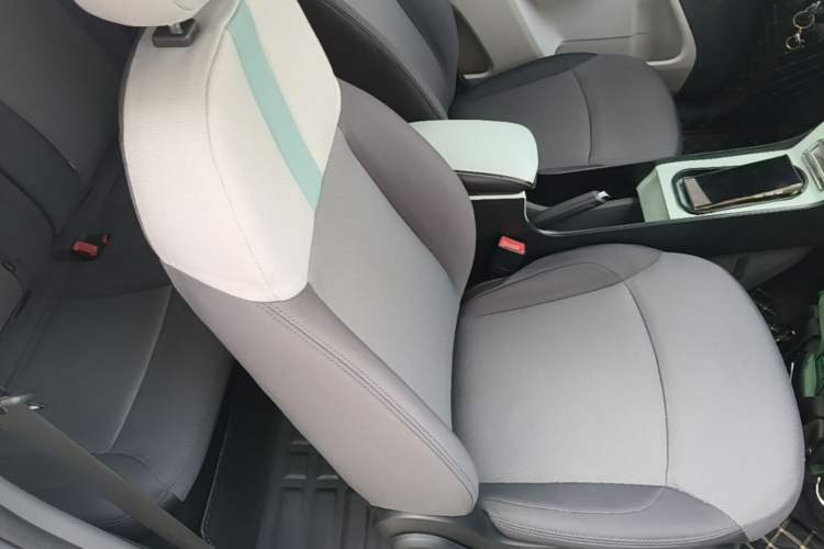 Used CHANGAN NEVO Lumin 2022 155 km – Refreshingly Sweet Edition Right Front Seat