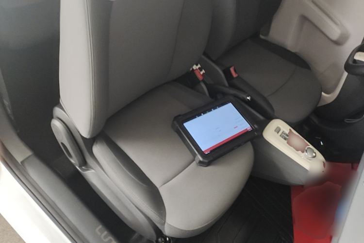 Used CHANGAN NEVO Lumin 2022 155 km – Refreshingly Sweet Edition Right Front Seat