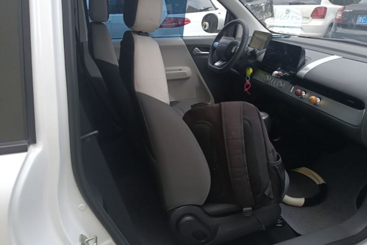 Used CHANGAN NEVO Lumin 2022 155 km – Refreshingly Sweet Edition Right Front Seat