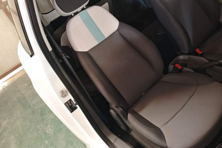 Used CHANGAN NEVO Lumin 2022 155 km – Refreshingly Sweet Edition Right Front Seat