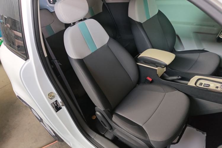Used CHANGAN NEVO Lumin 2022 155 km – Refreshingly Sweet Edition Right Front Seat