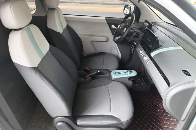 Used CHANGAN NEVO Lumin 2022 155 km – Refreshingly Sweet Edition Right Front Seat