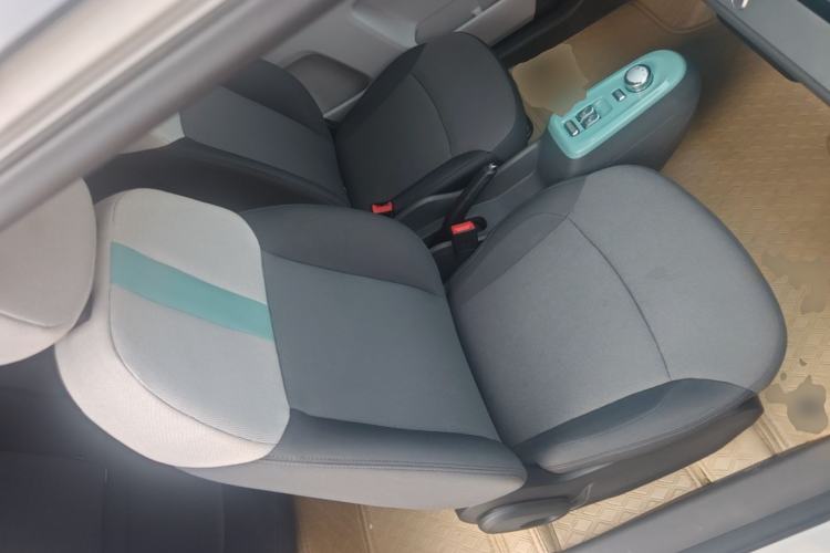 Used CHANGAN NEVO Lumin 2022 155 km – Refreshingly Sweet Edition Right Front Seat