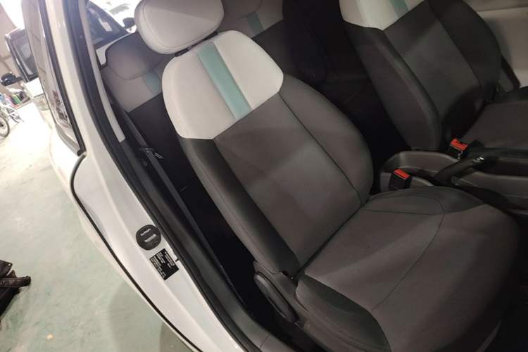 Used CHANGAN NEVO Lumin 2022 155 km – Refreshingly Sweet Edition Right Front Seat