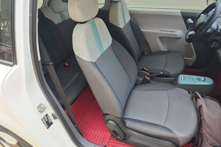 Used CHANGAN NEVO Lumin 2022 155 km – Refreshingly Sweet Edition Right Front Seat