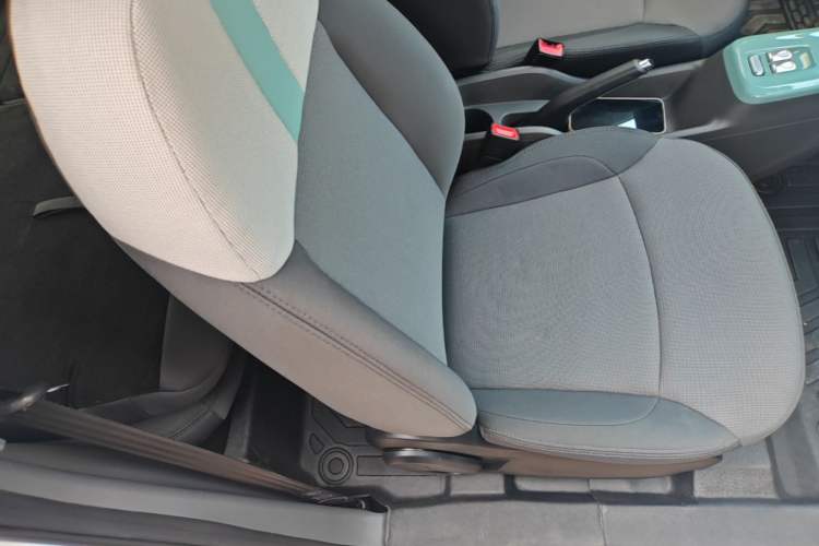 Used CHANGAN NEVO Lumin 2022 155 km – Refreshingly Sweet Edition Right Front Seat