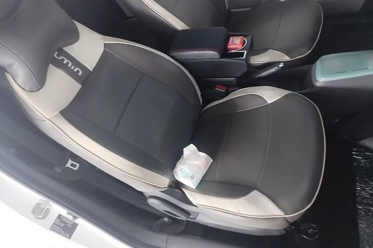 Used CHANGAN NEVO Lumin 2022 155 km – Refreshingly Sweet Edition Right Front Seat