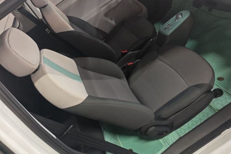 Used CHANGAN NEVO Lumin 2022 155 km – Refreshingly Sweet Edition Right Front Seat
