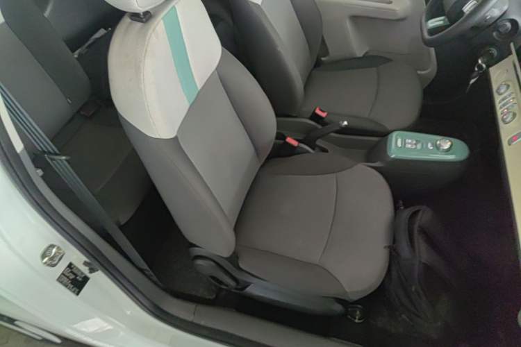 Used CHANGAN NEVO Lumin 2022 155 km – Refreshingly Sweet Edition Right Front Seat