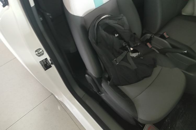Used CHANGAN NEVO Lumin 2022 155 km – Refreshingly Sweet Edition Right Front Seat