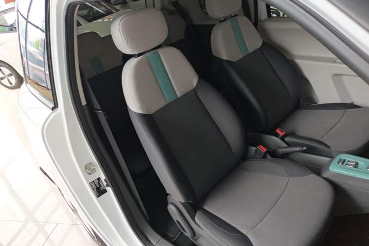 Used CHANGAN NEVO Lumin 2022 155 km – Refreshingly Sweet Edition Right Front Seat