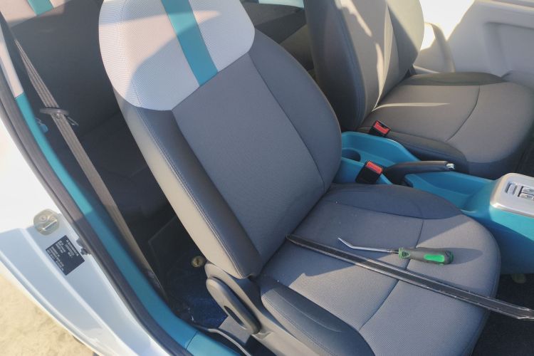 Used CHANGAN NEVO Lumin 2022 155 km – Refreshingly Sweet Edition Right Front Seat