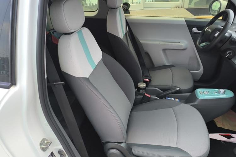 Used CHANGAN NEVO Lumin 2022 155 km – Refreshingly Sweet Edition Right Front Seat