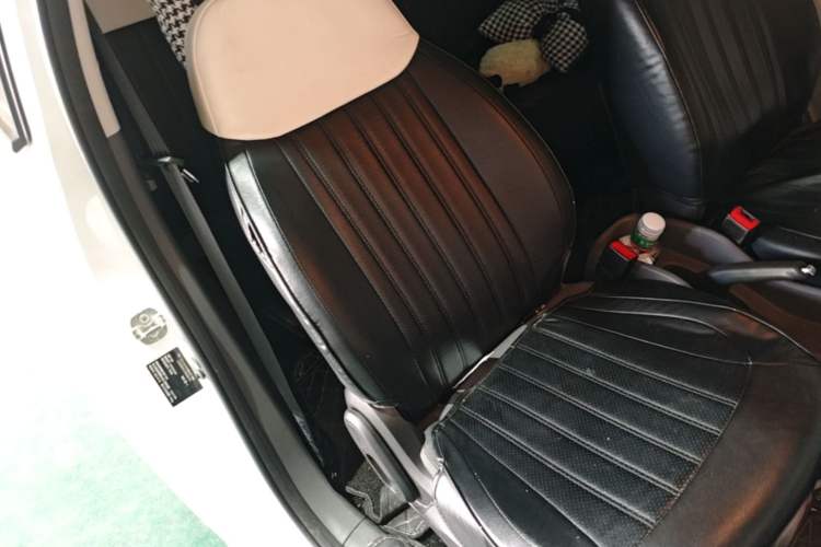 Used CHANGAN NEVO Lumin 2022 155 km – Refreshingly Sweet Edition Right Front Seat