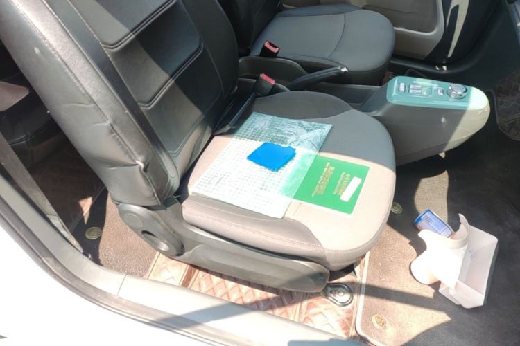 Used CHANGAN NEVO Lumin 2022 155 km – Refreshingly Sweet Edition Right Front Seat
