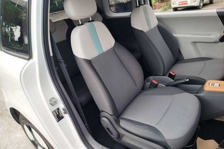 Used CHANGAN NEVO Lumin 2022 155 km – Refreshingly Sweet Edition Right Front Seat