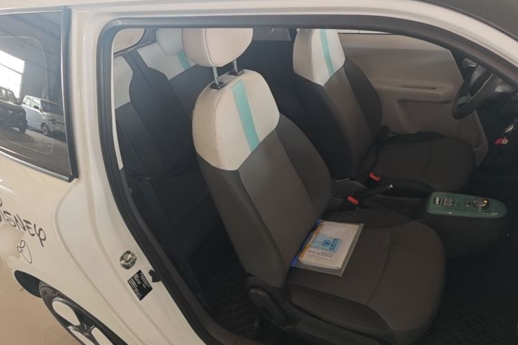 Used CHANGAN NEVO Lumin 2022 155 km – Refreshingly Sweet Edition Right Front Seat