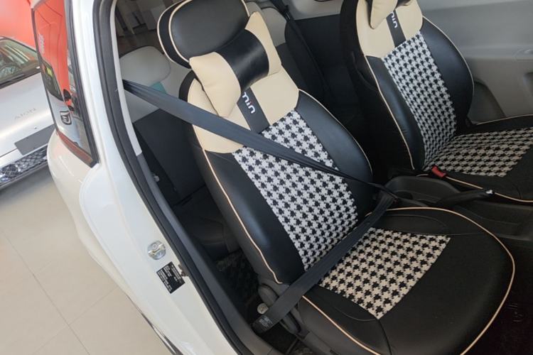 Used CHANGAN NEVO Lumin 2022 155 km – Refreshingly Sweet Edition Right Front Seat