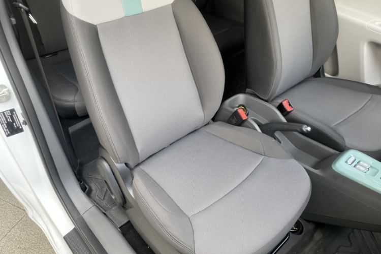 Used CHANGAN NEVO Lumin 2022 155 km – Refreshingly Sweet Edition Right Front Seat