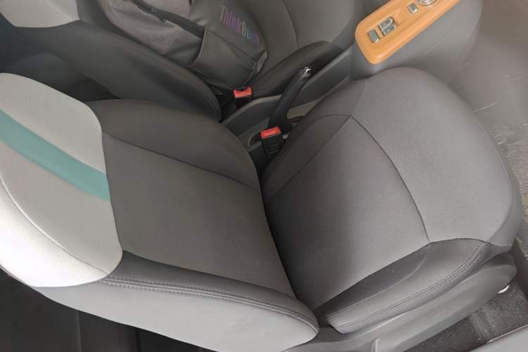 Used CHANGAN NEVO Lumin 2022 155 km – Refreshingly Sweet Edition Right Front Seat