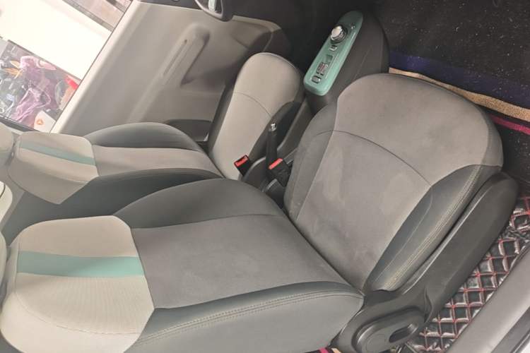 Used CHANGAN NEVO Lumin 2022 155 km – Refreshingly Sweet Edition Right Front Seat