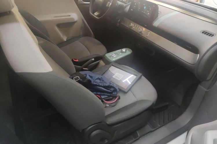 Used CHANGAN NEVO Lumin 2022 155 km – Refreshingly Sweet Edition Right Front Seat