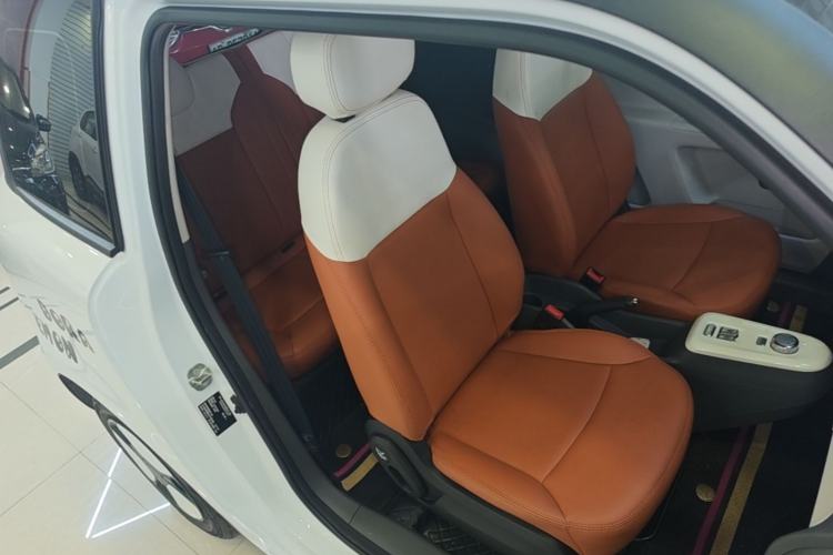 Used CHANGAN NEVO Lumin 2022 155 km – Refreshingly Sweet Edition Right Front Seat