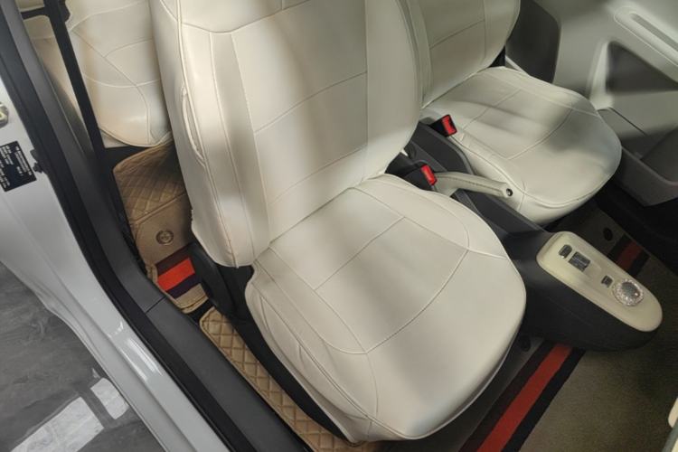 Used CHANGAN NEVO Lumin 2022 155 km – Refreshingly Sweet Edition Right Front Seat