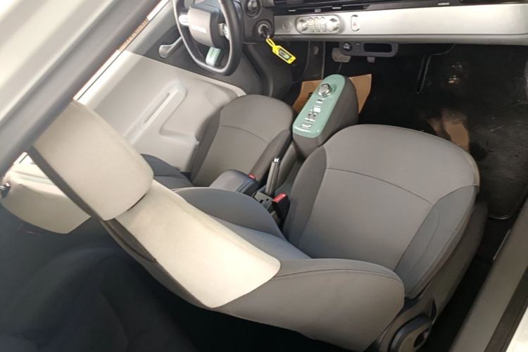 Used CHANGAN NEVO Lumin 2022 155 km – Refreshingly Sweet Edition Right Front Seat