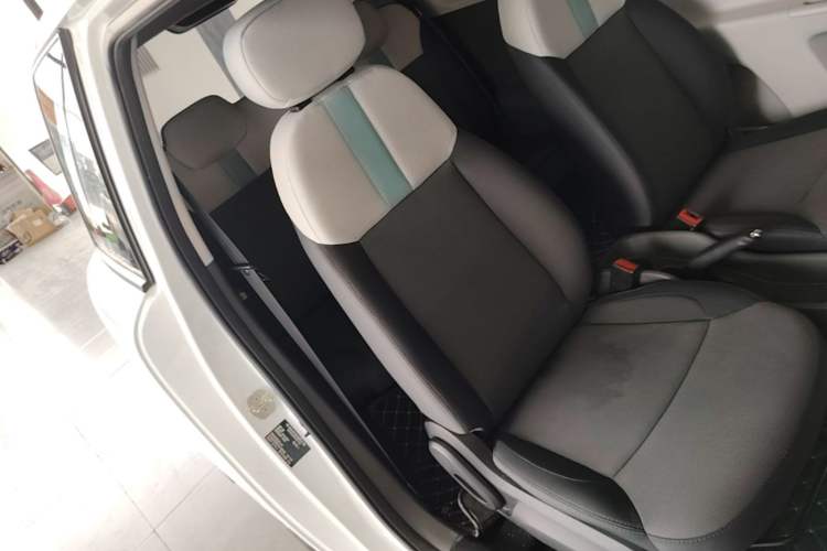 Used CHANGAN NEVO Lumin 2022 155 km – Refreshingly Sweet Edition Right Front Seat