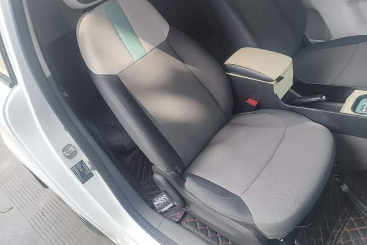 Used CHANGAN NEVO Lumin 2022 155 km – Refreshingly Sweet Edition Right Front Seat