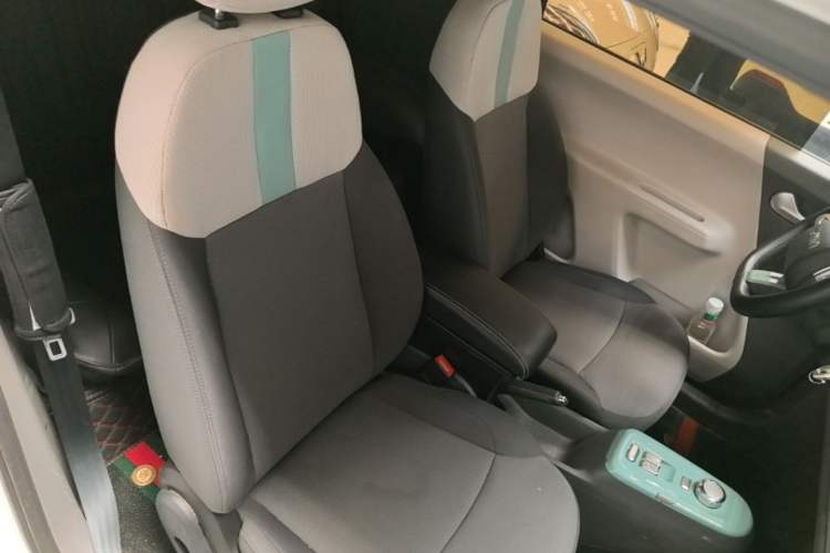 Used CHANGAN NEVO Lumin 2022 155 km – Refreshingly Sweet Edition Right Front Seat