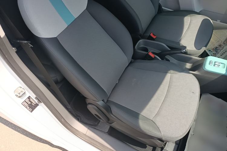 Used CHANGAN NEVO Lumin 2022 155 km – Refreshingly Sweet Edition Right Front Seat
