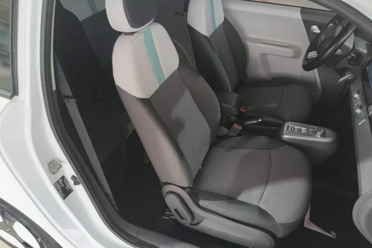 Used CHANGAN NEVO Lumin 2022 155 km – Refreshingly Sweet Edition Right Front Seat
