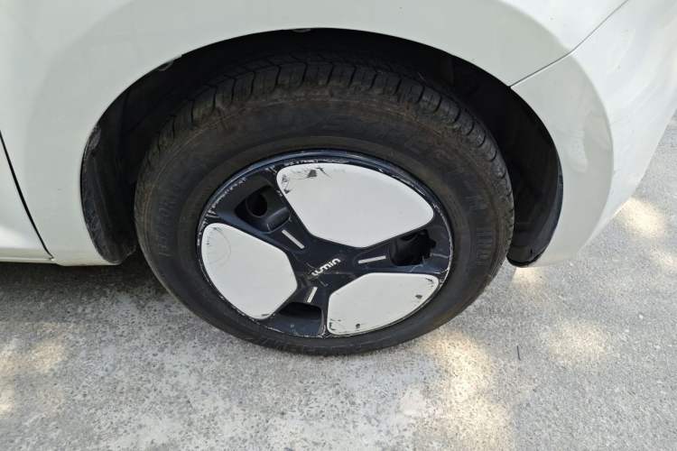 Used CHANGAN NEVO Lumin 2022 155 km – Refreshingly Sweet Edition Right Front Wheel Hub