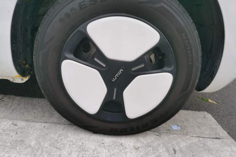 Used CHANGAN NEVO Lumin 2022 155 km – Refreshingly Sweet Edition Right Front Wheel Hub