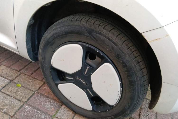 Used CHANGAN NEVO Lumin 2022 301km Honey-Sweet Version Right Front Wheel Hub