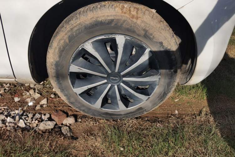 Used CHANGAN NEVO Lumin 2022 155 km – Refreshingly Sweet Edition Right Front Wheel Hub