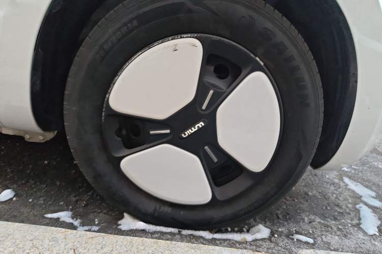 Used CHANGAN NEVO Lumin 2022 210km Sweet Edition Right Front Wheel Hub