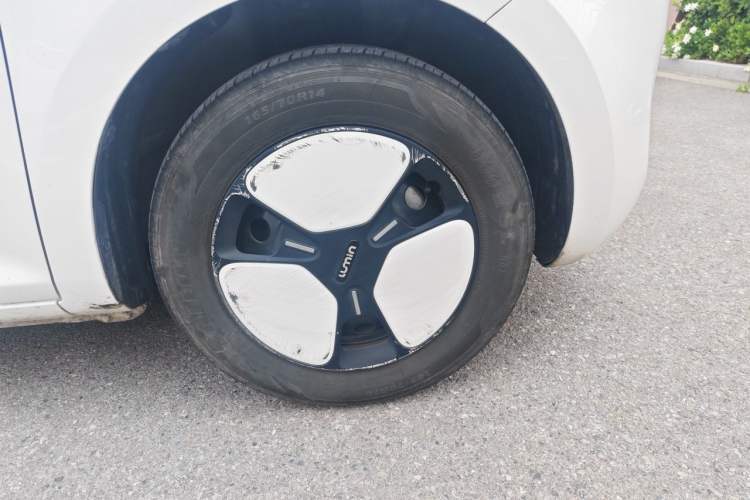 Used CHANGAN NEVO Lumin 2022 210km Sweet Edition Right Front Wheel Hub