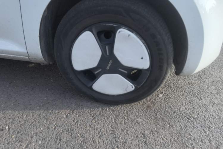 Used CHANGAN NEVO Lumin 2022 155 km – Refreshingly Sweet Edition Right Front Wheel Hub