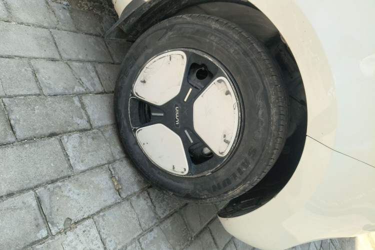 Used CHANGAN NEVO Lumin 2022 155 km – Refreshingly Sweet Edition Right Front Wheel Hub