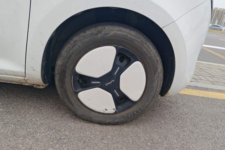 Used CHANGAN NEVO Lumin 2022 155 km – Refreshingly Sweet Edition Right Front Wheel Hub