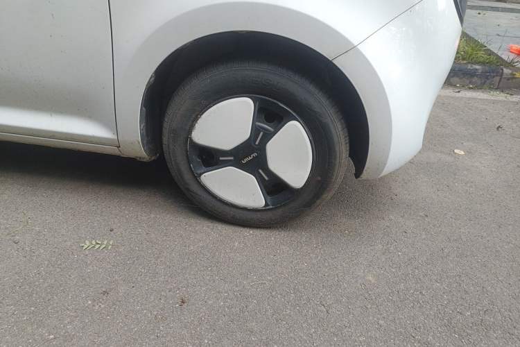 Used CHANGAN NEVO Lumin 2022 155 km – Refreshingly Sweet Edition Right Front Wheel Hub