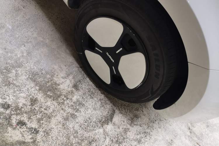 Used CHANGAN NEVO Lumin 2022 210km Sweet Edition Right Front Wheel Hub